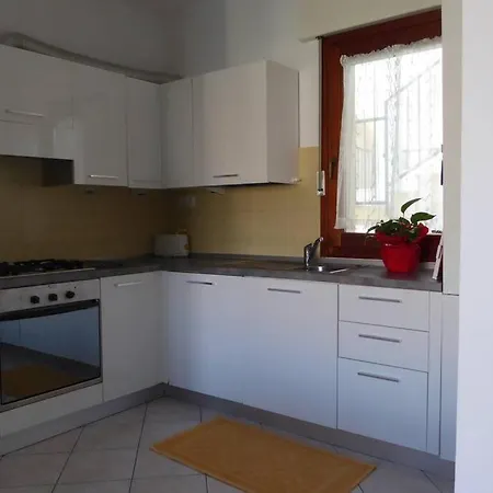 Moderno E Luminoso Ad Apartman