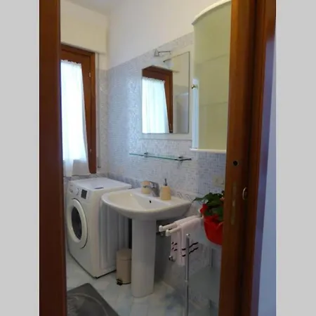 Moderno E Luminoso Ad Apartman